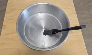 teglia spennellata con lo strutto