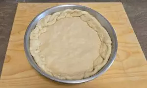 pizza chiena pronta da infornare