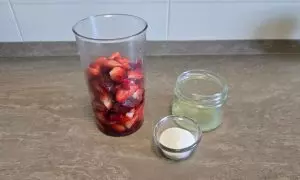 Fragole succo di limone e zucchero