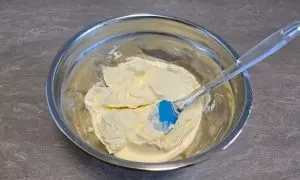 mascarpone, zucchero e panna montati