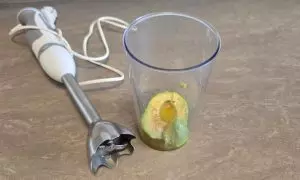 avocado nel mixer