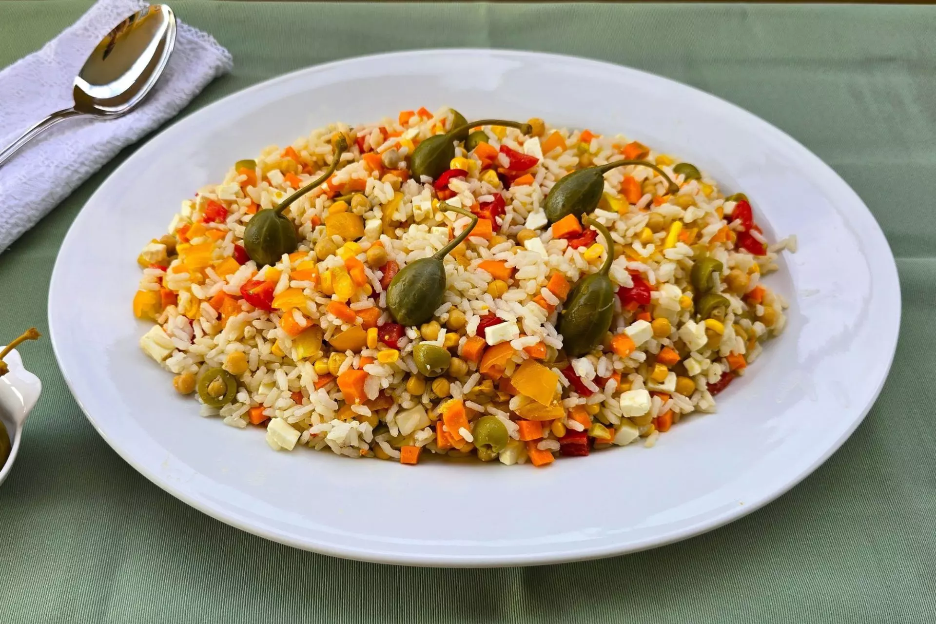 insalata di riso vegetariana