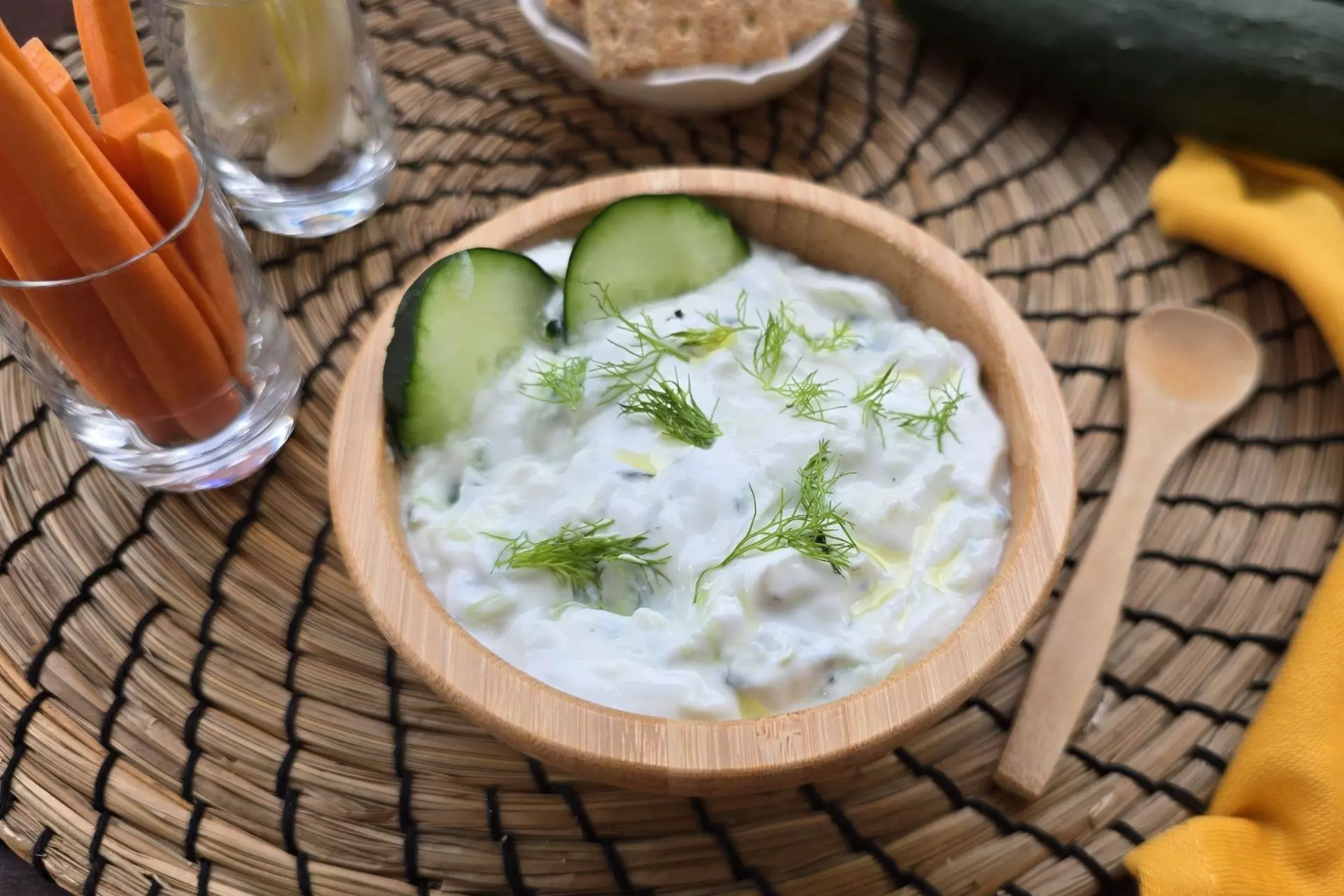 salsa tzatziki