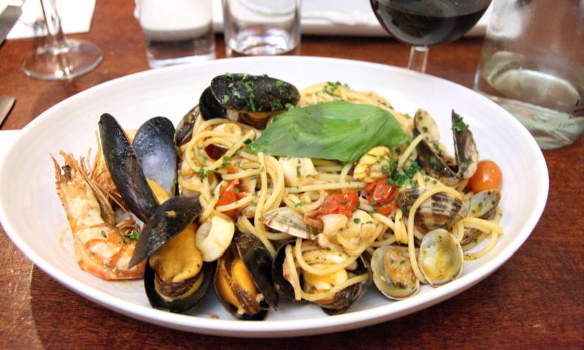 spaghetti con i frutti di mare