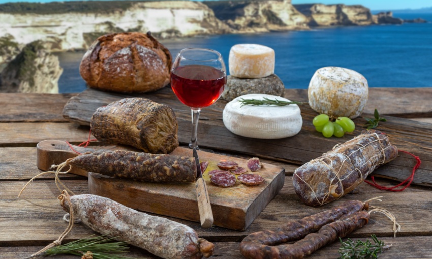 Salumi e formaggi da mangiare in Corsica