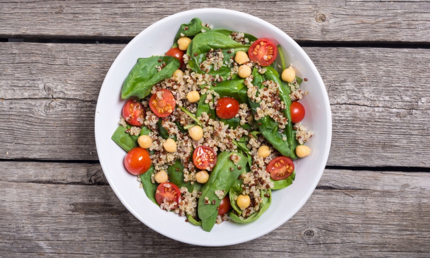 quinoa ceci e spinaci