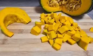 zucca tagliata a cubetti