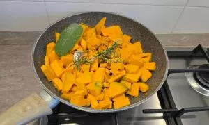 zucca ed erbe aromatiche