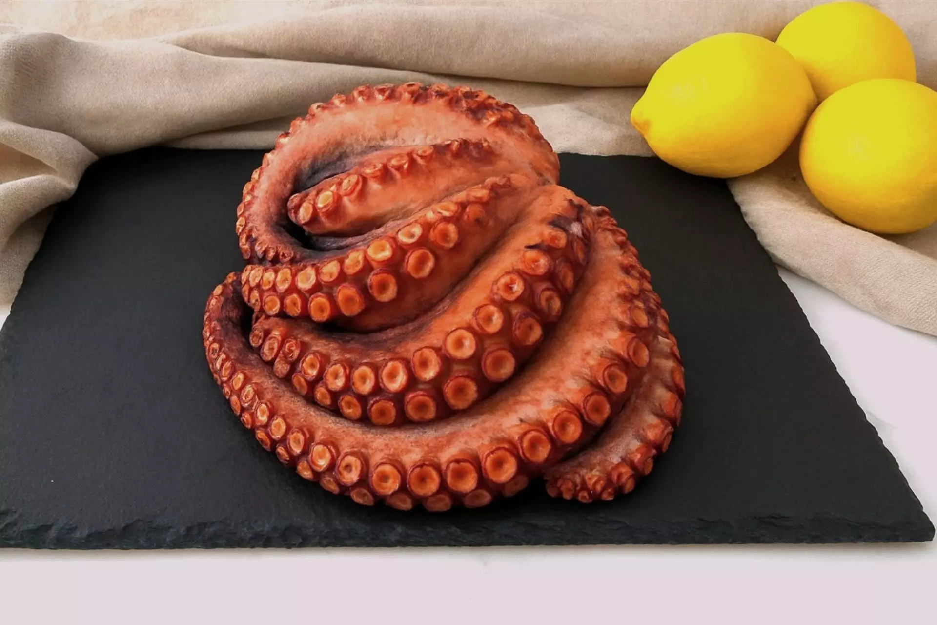 polpo cotto nella pentola a pressione