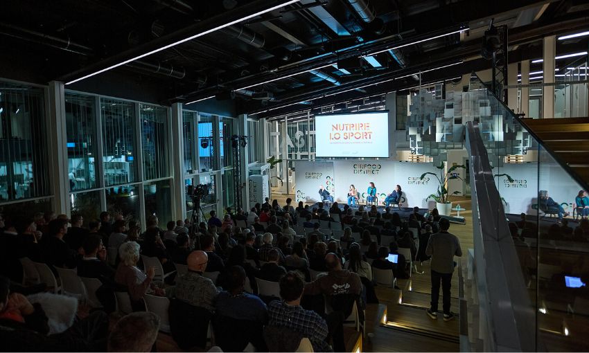 Platea presente all'evento CIROFOOD, Nutrire lo sport.