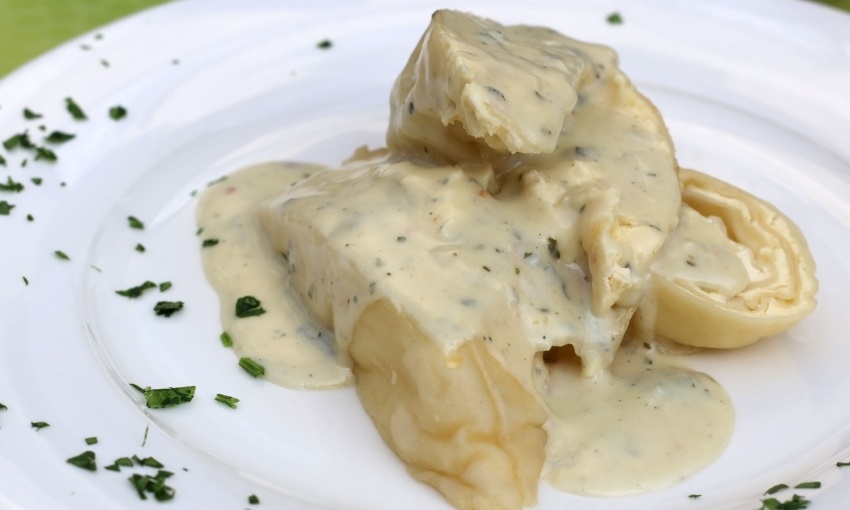 Štruklji con formaggio e burro fuso