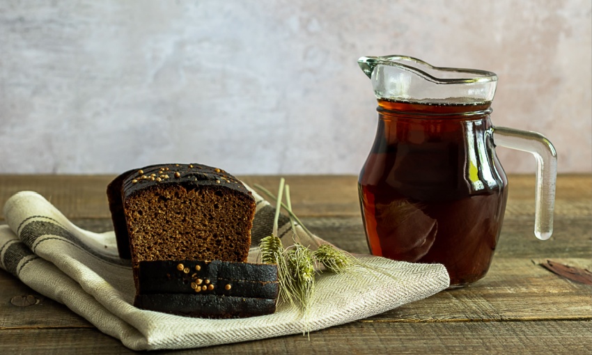 bevanda dell'est europa fatta dal pane