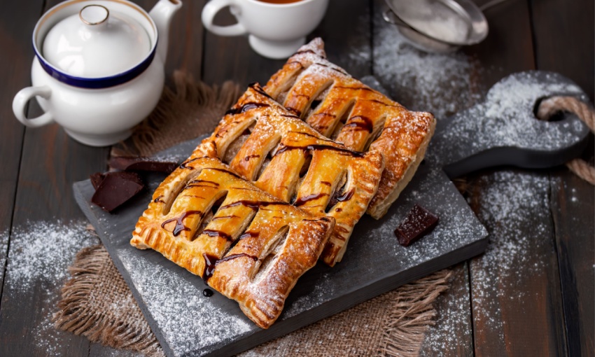 fagottini di pasta sfoglia con nocciola