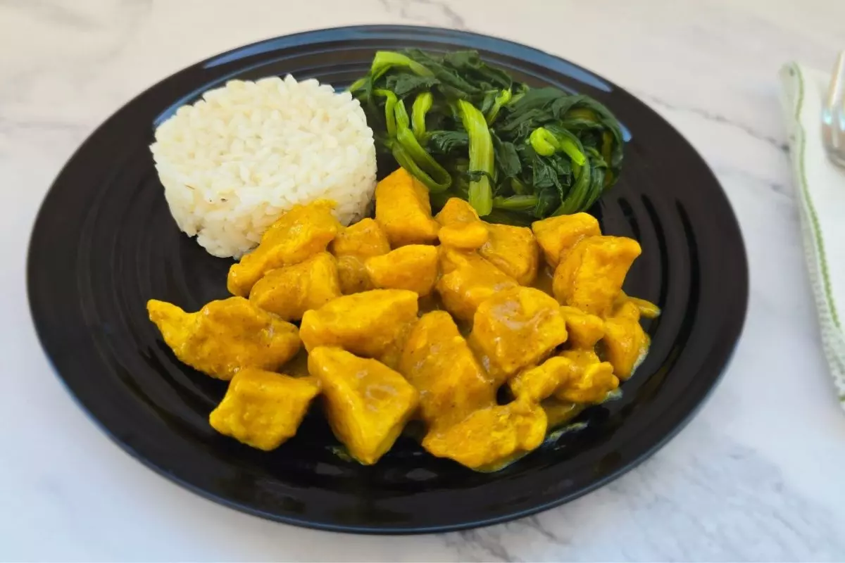 pollo al curry con latte di cocco