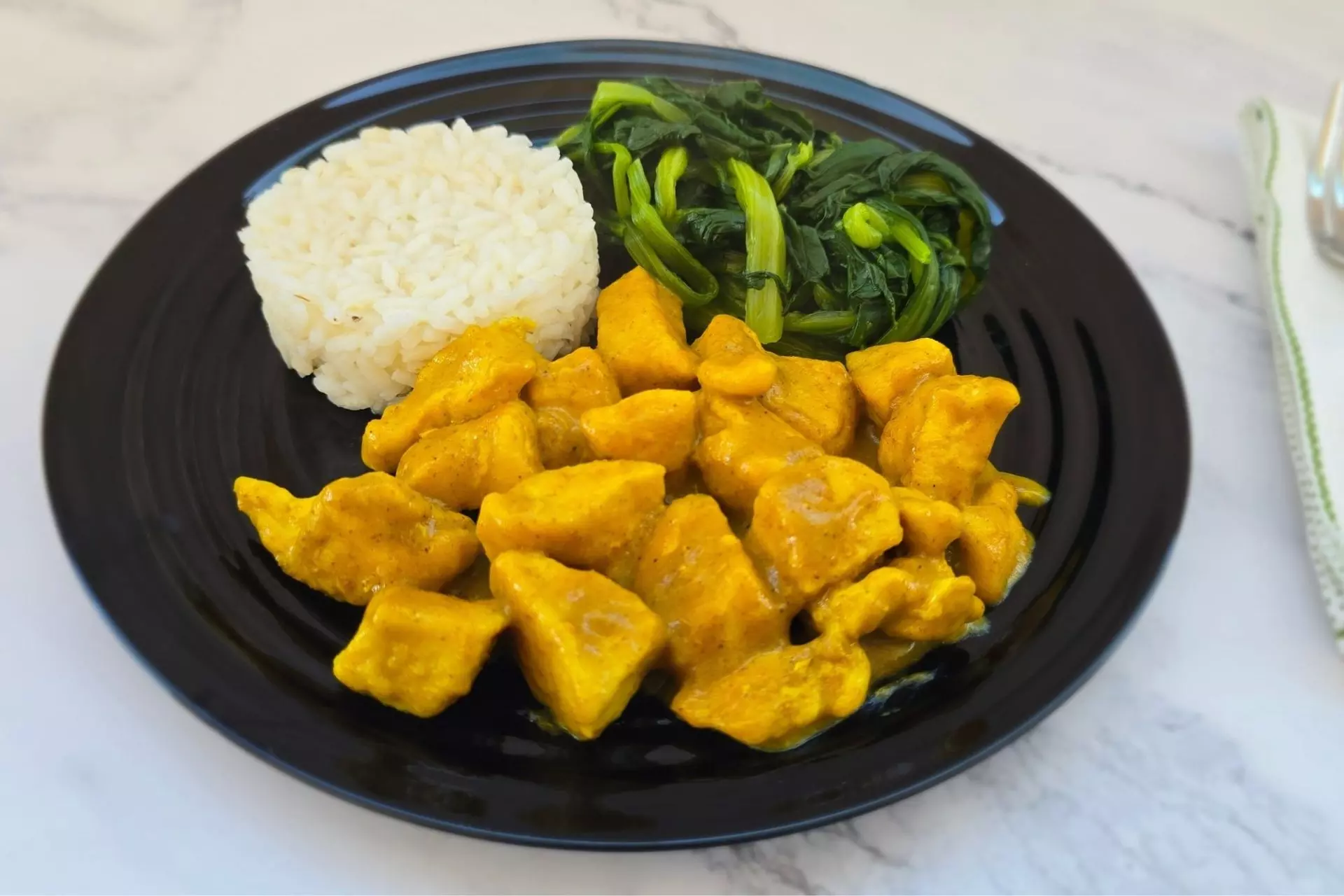 pollo al curry con latte di cocco