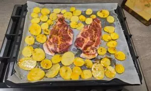 patate e capocollo in teglia da infornare