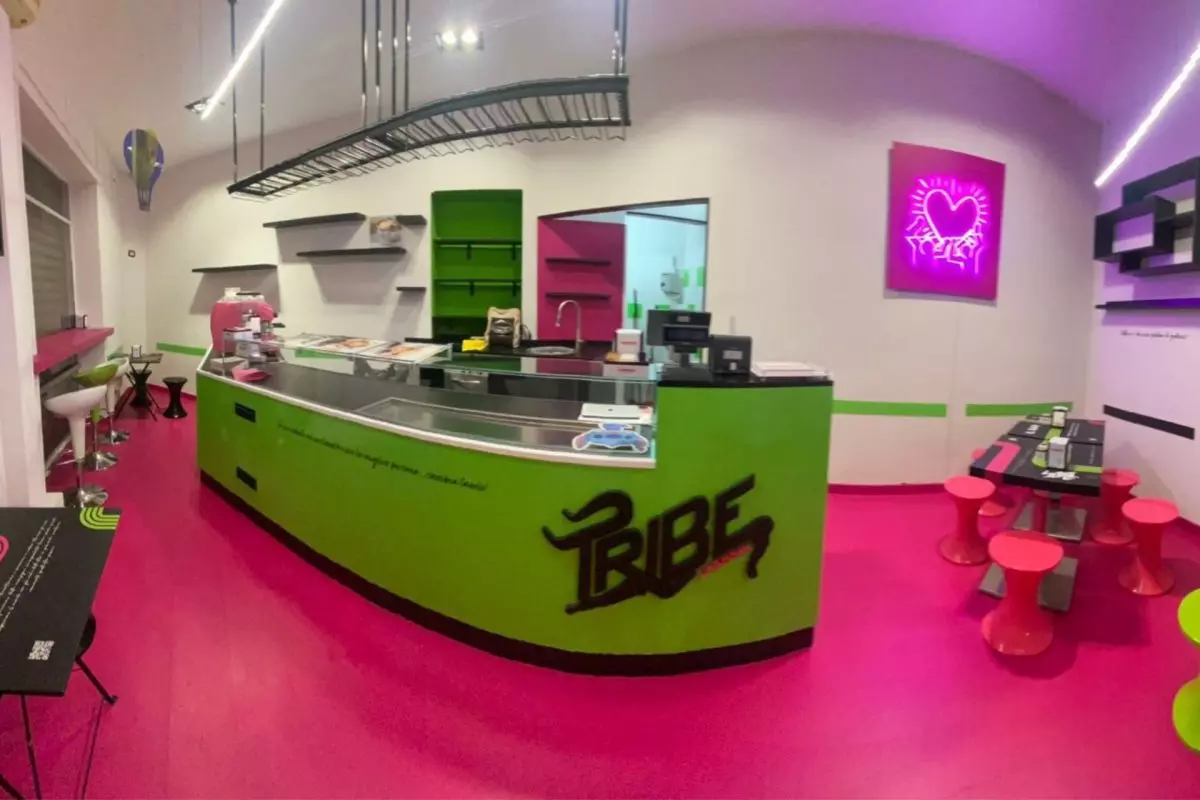 bancone di Tribe Up & Down