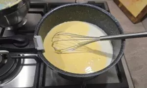 uova sbattute nel latte