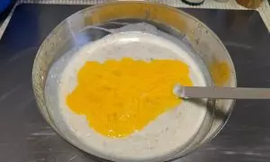 uova aggiunte all'impasto