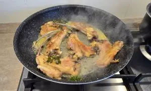 costolette sfumate con il vino bianco