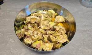 carciofi con acqua e limone