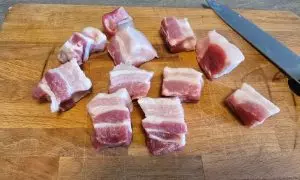 pancia di maiale a tocchetti