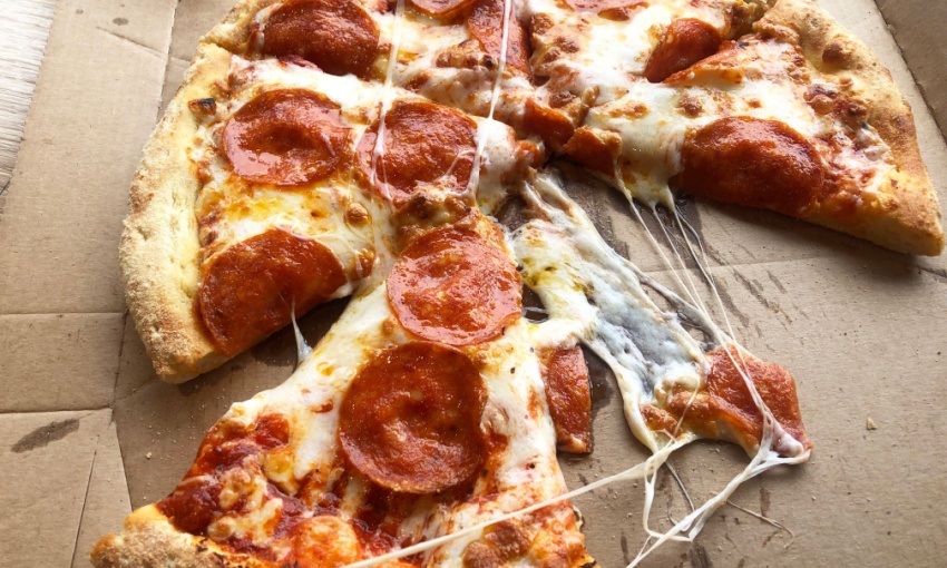 pizza diavola nel cartone