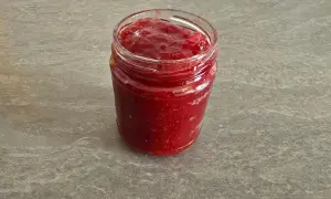 marmellata nel vasetto