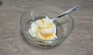 yogurt greco e sciroppo d'acero