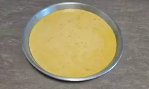 impasto versato nella teglia