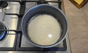 riso in acqua limpida