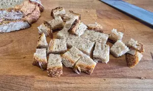 pane raffermo a pezzi