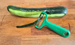 cetriolo sbucciato