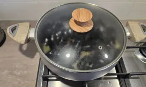 casseruola con coperchio