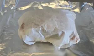 capocollo avvolto in carta forno